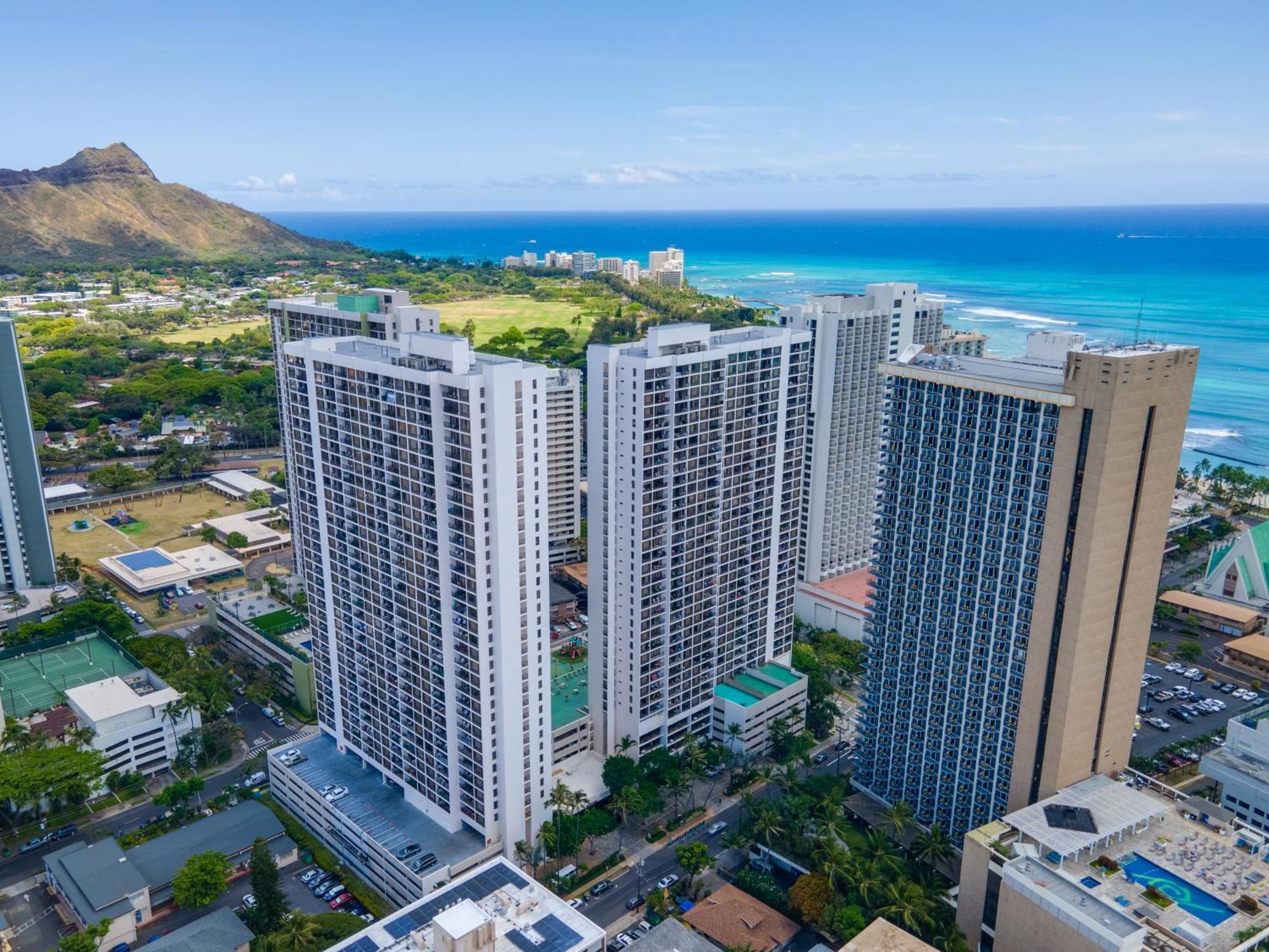 Tropical Retreat Near Waikiki Beach With Parking Apartment Honolulu Exterior photo