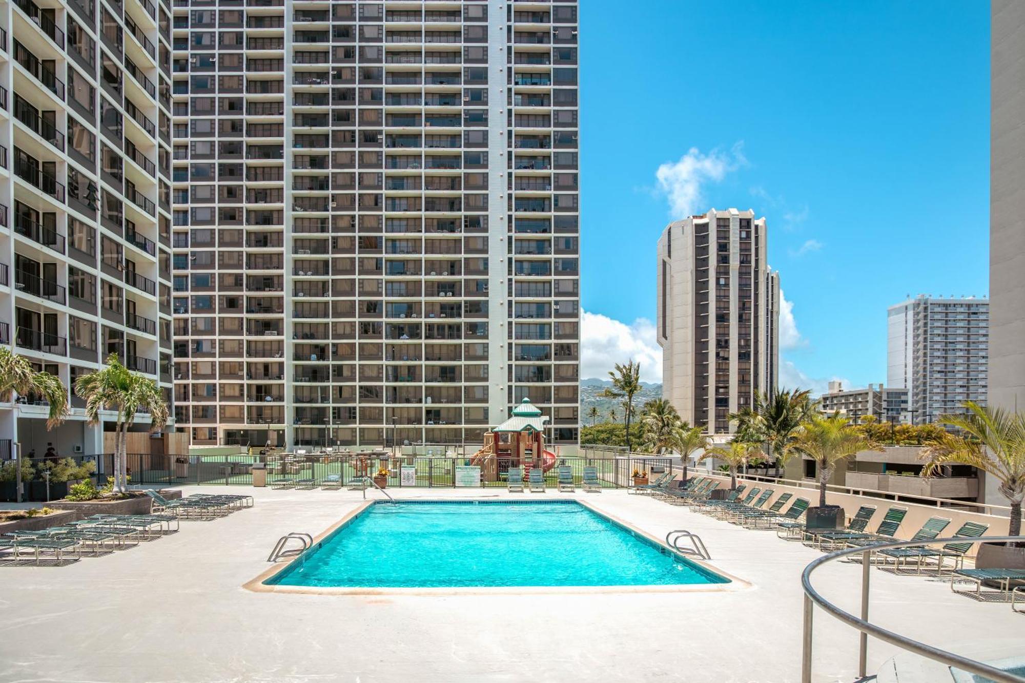 Tropical Retreat Near Waikiki Beach With Parking Apartment Honolulu Exterior photo