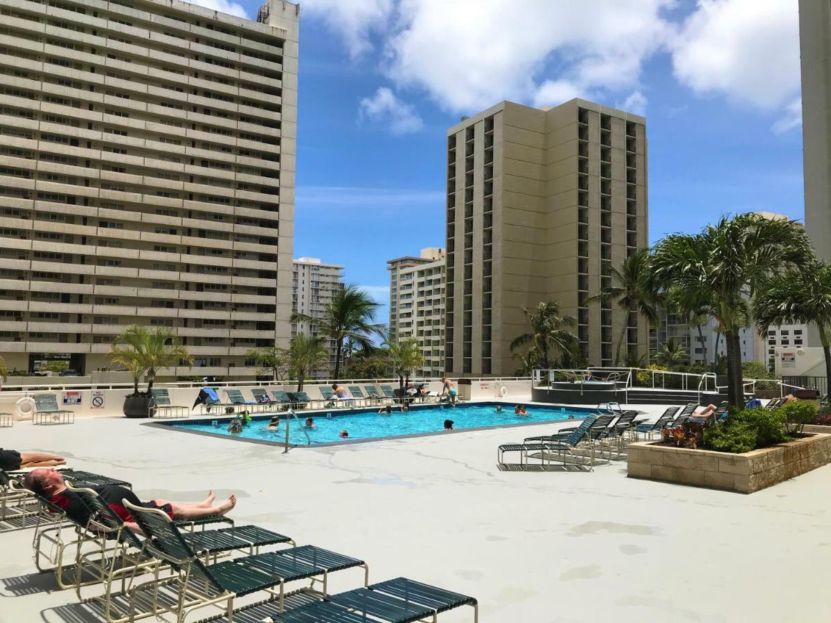 Tropical Retreat Near Waikiki Beach With Parking Apartment Honolulu Exterior photo