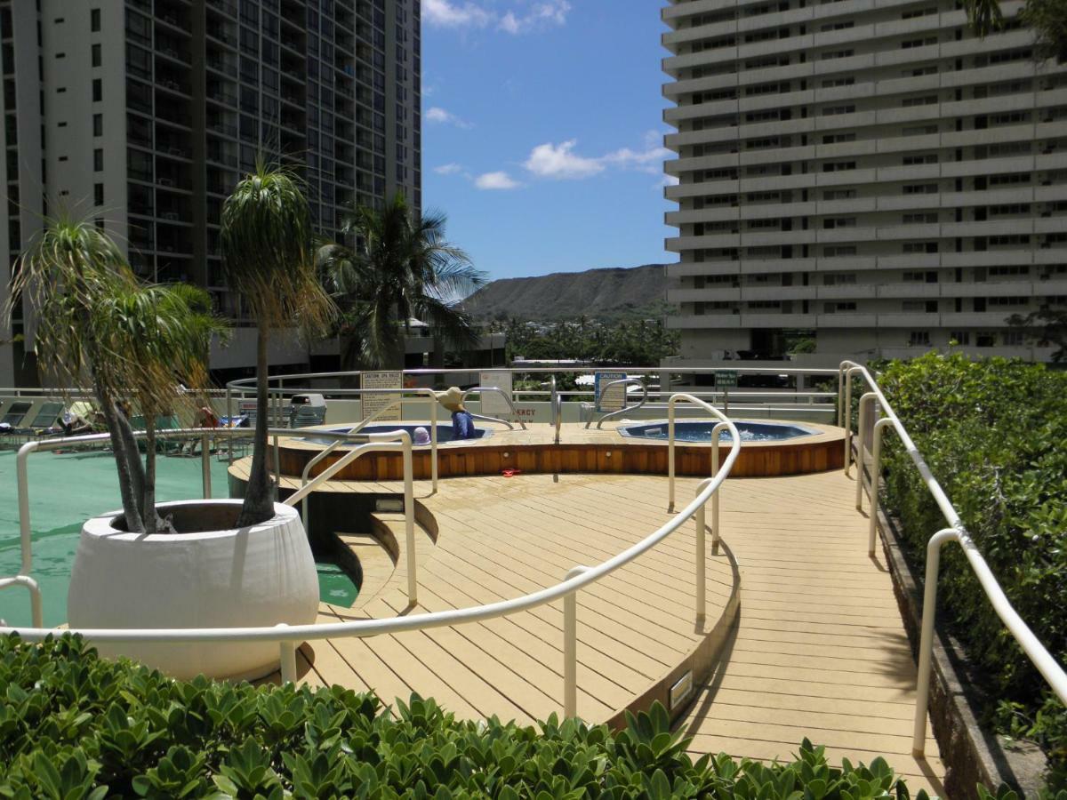 Tropical Retreat Near Waikiki Beach With Parking Apartment Honolulu Exterior photo